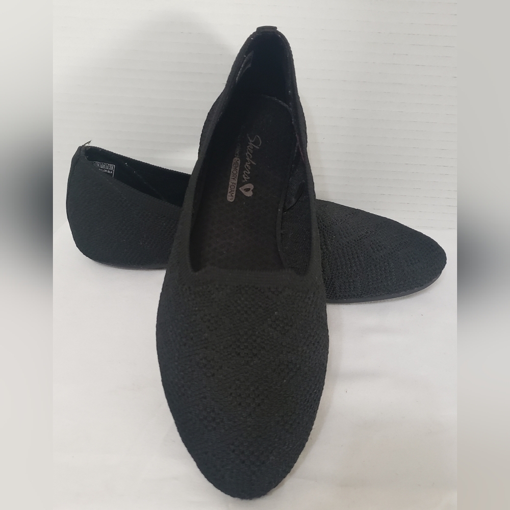 Skechers Air Cooled Black Knit Memory Foam Flats in Size 8.5